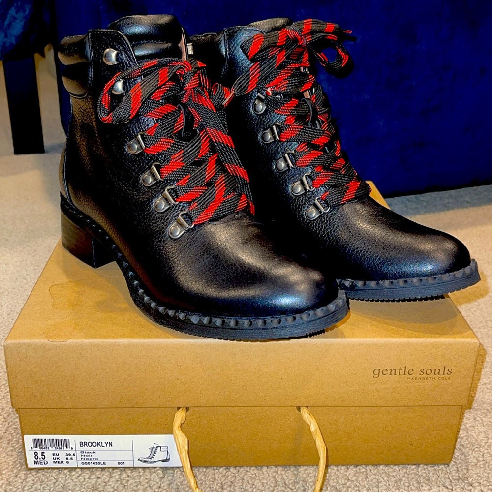 New in box! Gentle Souls Brooklyn black alpine leather boot w/ 2 sets of laces